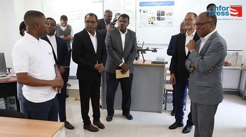 PM promete melhorar condições de mobilidade e reforçar apoio à Uni-CV