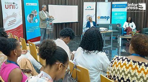 Curso de medicina da Uni-CV representa um saldo de soberania formativa em Cabo Verde - ministro
