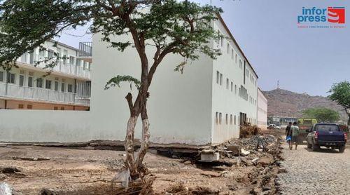 São Vicente/Chuvas IFH nega danos estruturais nos edifícios da Vila Clarinete