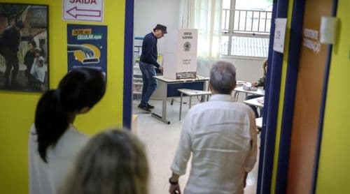 Supremo do Brasil prorroga votação por mais duas horas