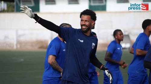 Guarda-redes Vozinha estreia-se em vitória do Colo-Colo na taça