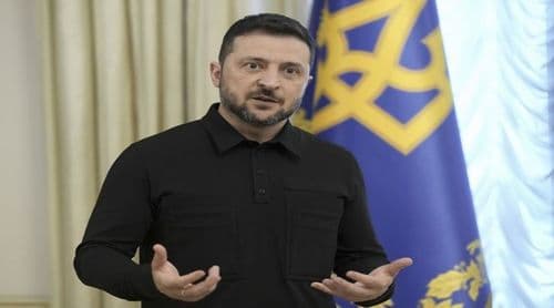 Zelensky acusa Rússia de "terrorismo nuclear" 40 anos após Chernobil