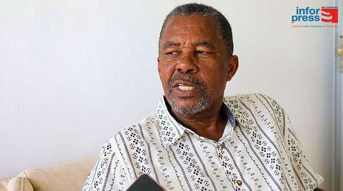 Zezé di Nha Reinalda anuncia livro com 300 músicas e reflecte sobre papel da música na independência de Cabo Verde