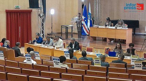 São Vicente/Assembleia Municipal: Oposição acusa câmara municipal de gerir a ilha através de “saco azul”