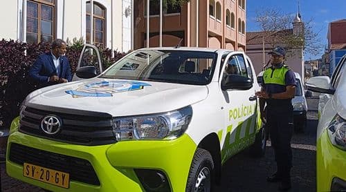 São Vicente: Polícia Municipal recebe viaturas, pistolas e algemas para reforçar acções