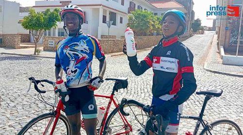 Maio: Jovens atletas destacam-se na corrida de ciclismo de Santa Cruz