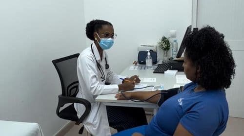 Estigma e receio ainda afastam jovens do rastreio das infecções sexualmente transmissíveis – médica