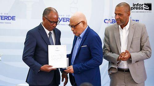 Governo homenageia Dom Paulino Évora como “um bom pastor e defensor da liberdade humana” 