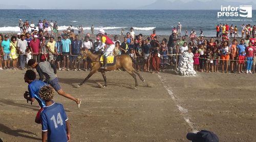 Porto Novo/São João: Promotores do hipismo clamam pela construção do hipódromo 