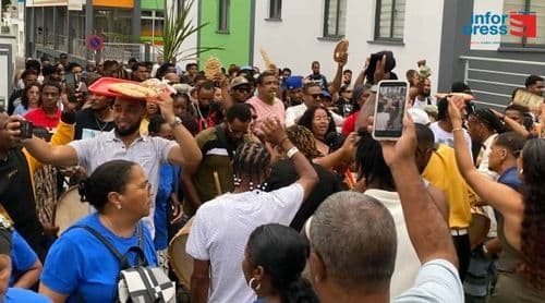 Brava: Tradicional cortejo de entrega de ofertas ao mastro de São João junta dezenas de devotos