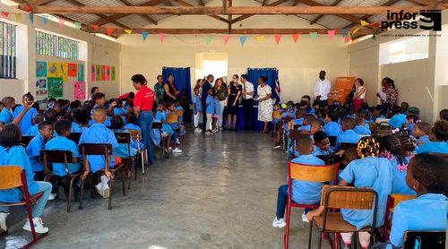 EasyJet entrega material escolar na Praia e reforça compromisso com educação em Cabo Verde