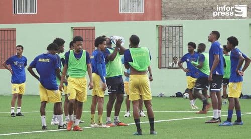 Futebol/São Vicente: Amarante aposta na juventude e Salamansa define manutenção como prioridade