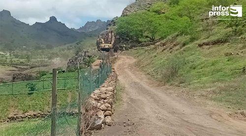 Porto Novo/Chuvas: Intervenções na estrada para Ribeira dos Bodes a “bom ritmo” – porta-voz dos moradores    