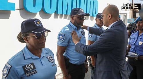 Polícia Nacional coloca mais 78 agentes na cidade da Praia e promove progressões na carreira