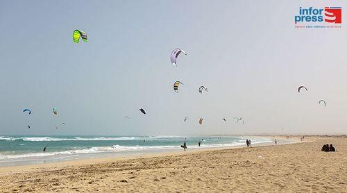 Mundial de Kitesurf: Condições adversas em Ponta Preta obrigam organização a transferir primeiro dia de provas para Kite Beach (c/vídeo)