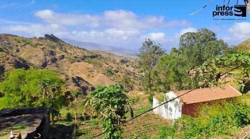 Idosos mantêm viva a história e a hospitalidade na pequena comunidade de Mato Dentro