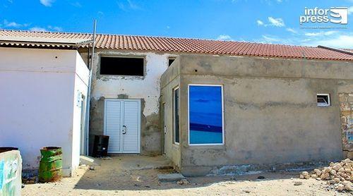 Câmara Municipal do Maio anuncia “retoma imediata” das obras no mercado de peixe de Porto Inglês