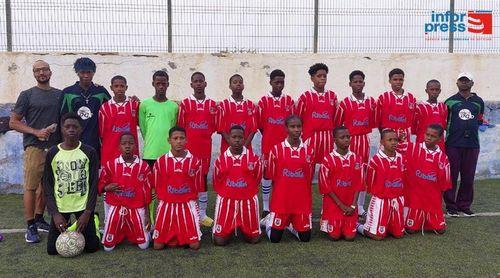 Futebol: Desportivo da Praia vai a Iber Cup Estoril (Portugal) em sub-15