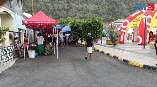 Mosteiros: Mais de duas dezenas de produtores e artesãos participam na feira agrocultural