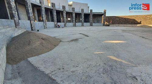 Porto Novo: Arena para o voleibol e ténis de praia começa a tomar forma com lançamento dos primeiros camiões de areia
