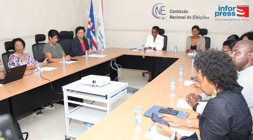 Autárquicas 2024: CNE quer mais meios financeiros às mulheres para competirem “em pé de igualdade” com homens (c/áudio)