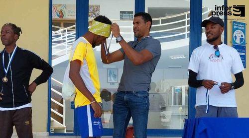 Porto Novo/Atletismo: Atleta Ivan Fortes conquista corrida que assinala 62 anos de criação do município