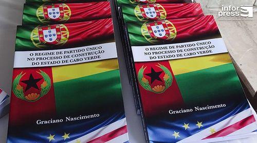 “É preciso olhar para o regime de partido único sem fanatismos e compreender melhor esse período histórico” - autor