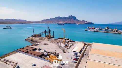 Governo espera encontrar “parceiro de referência” para subconcessionar os serviços portuários em Cabo Verde