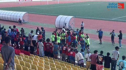 Futebol/Sub-17: EPIF vence EFIZ (2-1) e junta-se ao Batuque na final do campeonato nacional
