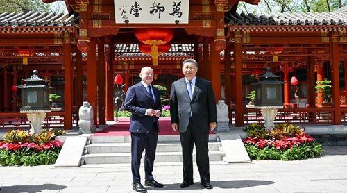 Xi Jinping pede à Alemanha para trabalharem juntos para injectar maior estabilidade e certeza no mundo