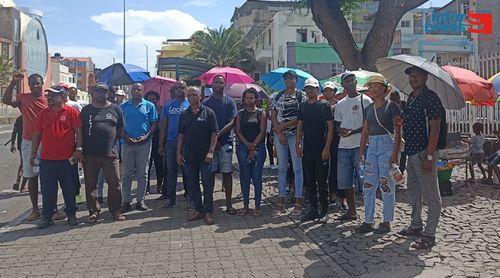 Praia: Sindicatos querem contar com contributo dos vários deputados/professores para chumbar a proposta do PCFR (c/áudio)