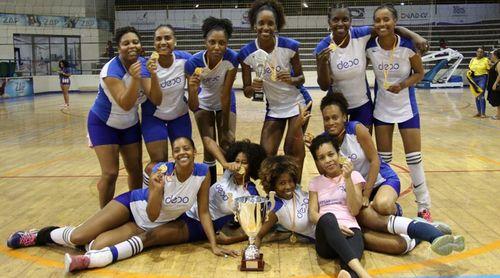 Voleibol: Seven Stars acusa federação de “tentar impedir” a sua equipa de defender título e exige demissão do presidente