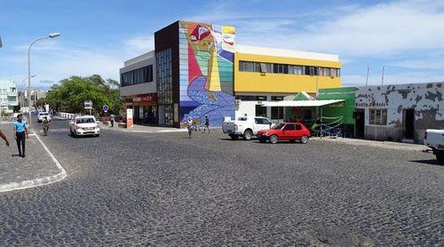 Porto Novo: Asfaltagem da principal avenida representa um investimento de 200 mil contos - edil