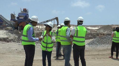 Sal: Ministra assegura que trabalhos na estrada que liga Espargos a Santa Maria vão cumprir os prazos e o plano