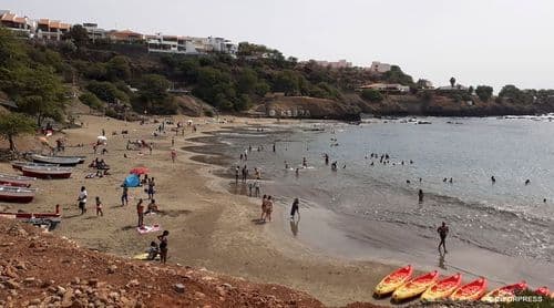 Praia: Nadadores-salvadores apontam falta de condições no trabalho como “principal dificuldade” para salvar vidas (c/áudio)