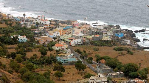 Mosteiros: Governo disponível para viabilizar retoma das obras de asfaltagem