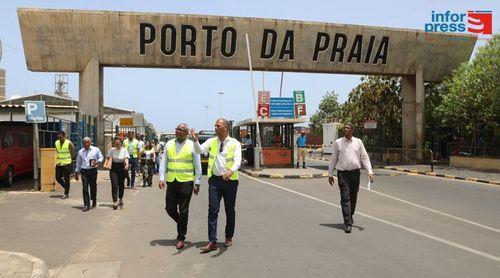 Governo assina em Setembro pacote de 300 milhões de euros em infraestrutura portuária