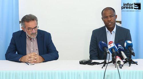 Câmara Municipal da Praia e Escola Profissional de Praia da Vitória atribuem bolsas a estudantes cabo-verdianos