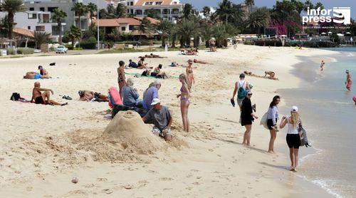 Turistas gastaram uma média de 6.625 escudos por dia em 2023, INE