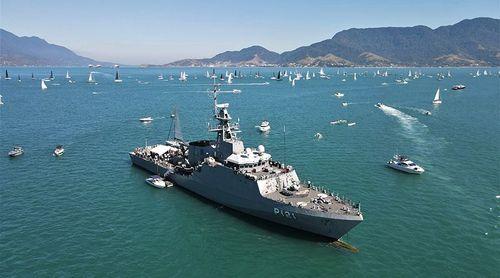Navio-patrulha oceânico brasileiro "Apa" no Porto Grande no quadro da Operação GUINEX-IV