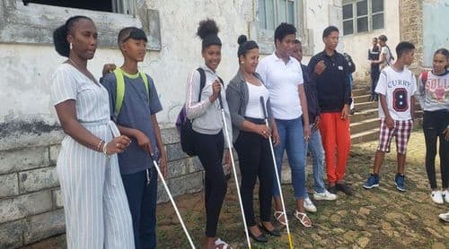 Brava: EMAEI alerta comunidade educativa para importância de estar atenta aos alunos com deficiência visual (c/áudio)