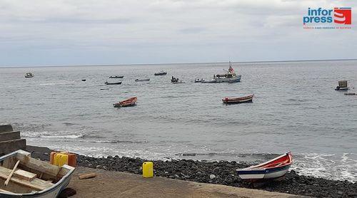 Porto Novo: Ministério do Mar entrega 14 botes fibrados em Tarrafal de Monte Trigo 