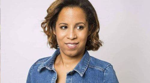Cantora de origem cabo-verdiana Ashley Fortes “canta e encanta” nas estações do metro de Paris