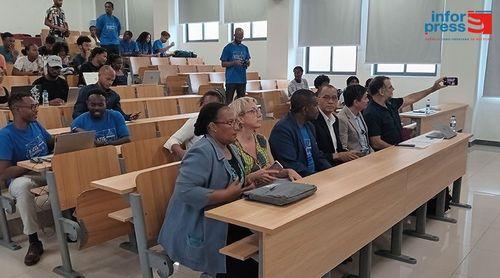 Instituto da Língua Inglesa Dana Mohler-Faria na Uni-CV contemplado com um donativo de 2500 dólares