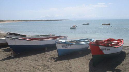 Maio: Pescadores da vila de Calheta aguardam com ansiedade entrada em funcionamento da máquina de gelo