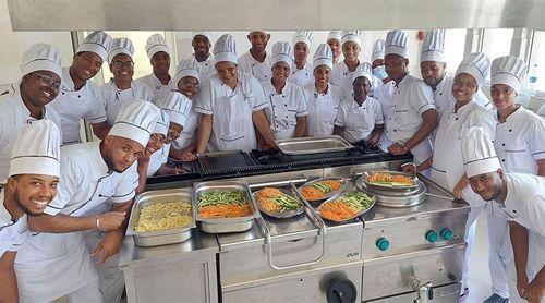Primeiros formandos da Escola de Hotelaria e Turismo em São Vicente já estão todos empregados – EHTCV