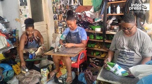 São Vicente: Pai e filhas partilham gosto pela sapataria, uma tradição de família que promete ir mais além (c/àudio)