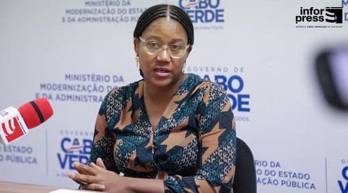 Ministra da Modernização do Estado participa na celebração do 49º aniversário da independência nacional em Lisboa