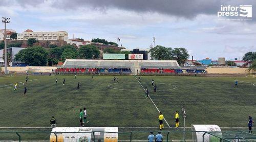 Futebol/Sub-19: EPIF e Grémio Nhagar nas meias-finais do campeonato nacional