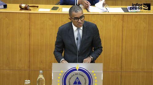 Governo está a rever legislação da aeronáutica civil para transformar o país num ‘hub’ aéreo - ministro